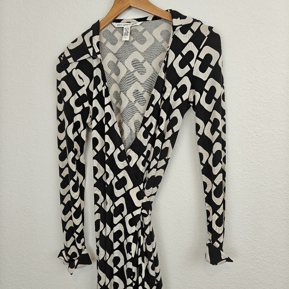 Diane von Furstenberg DVF Black White Chain Link Giant Julian Silk Wrap Dress 2 - Picture 8 of 15
